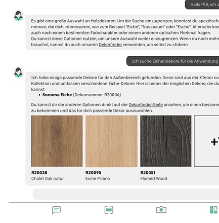 Ein Dialog mit der Pfleiderer Dekor-Assistentin PIA, die Eiche-Dekore für den Außenbereich vorschlägt. Darunter sind drei Dekormuster in Kachelansicht zu sehen.